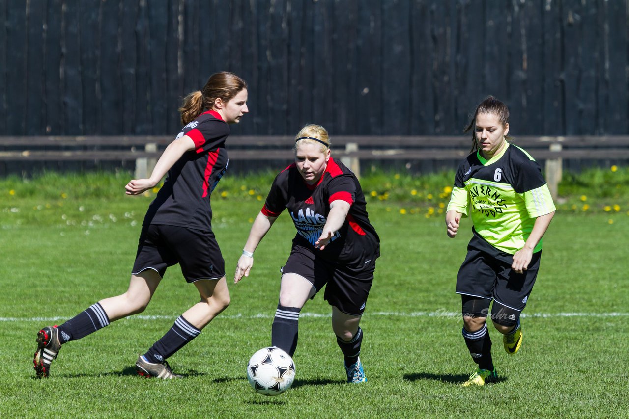 Bild 106 - Frauen SV Frisia 03 Risum Lindholm - Heider SV : Ergebnis: 8:0